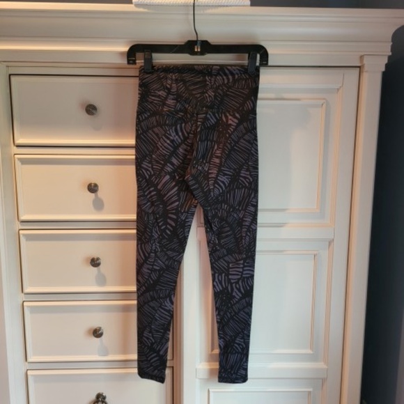 Sol and Mane Leggings Size S Black and Gray - Picture 2 of 5